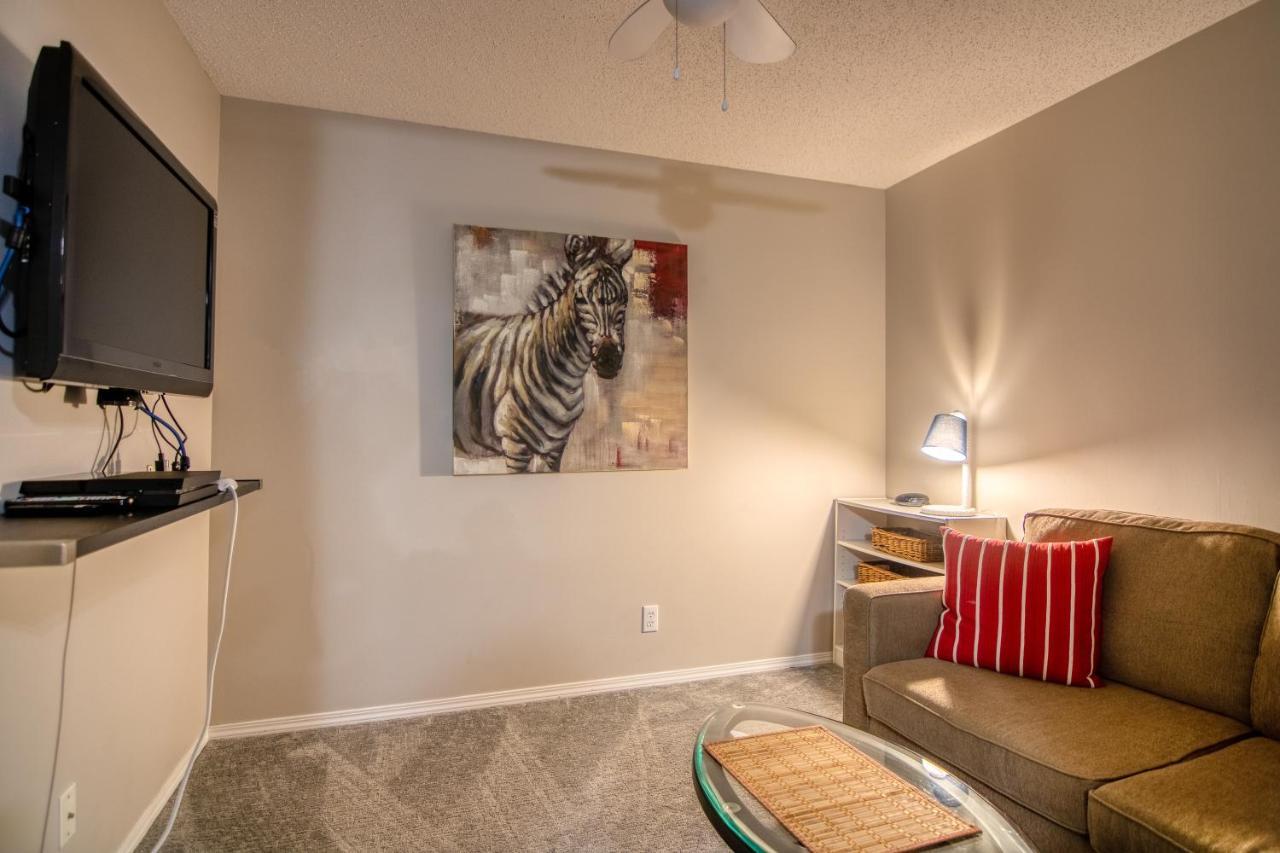 Mountain Getaway Condo - 5 Min Walk To The Beach! Invermere Exterior photo